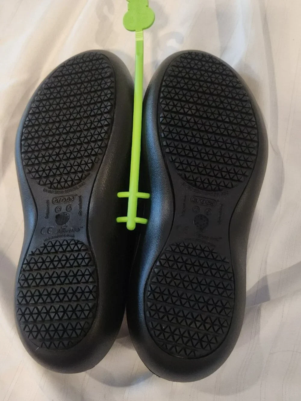 NWT Crocs At Work Flat Black Slip Resistant Shoes Women's Size 5